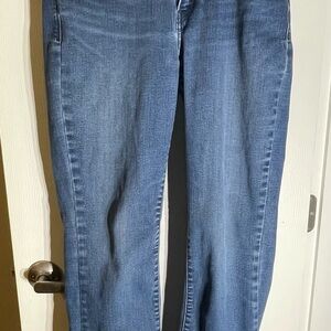 Levi's 529 Mid Rise Curvy Boot 29x32 womans Jeans Medium Wash Distressed Y2K